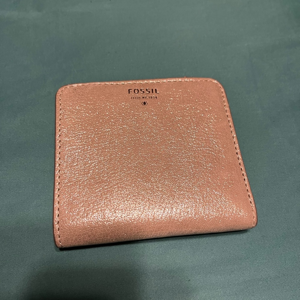 Fossil Bifold Metallic Champagne mini wallet